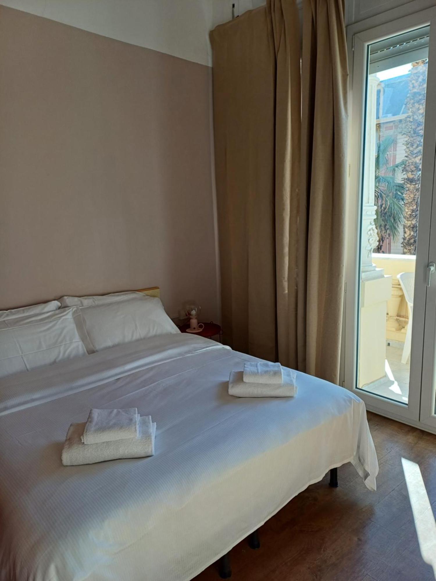 Albergo Malibu Сан Ремо Екстериор снимка